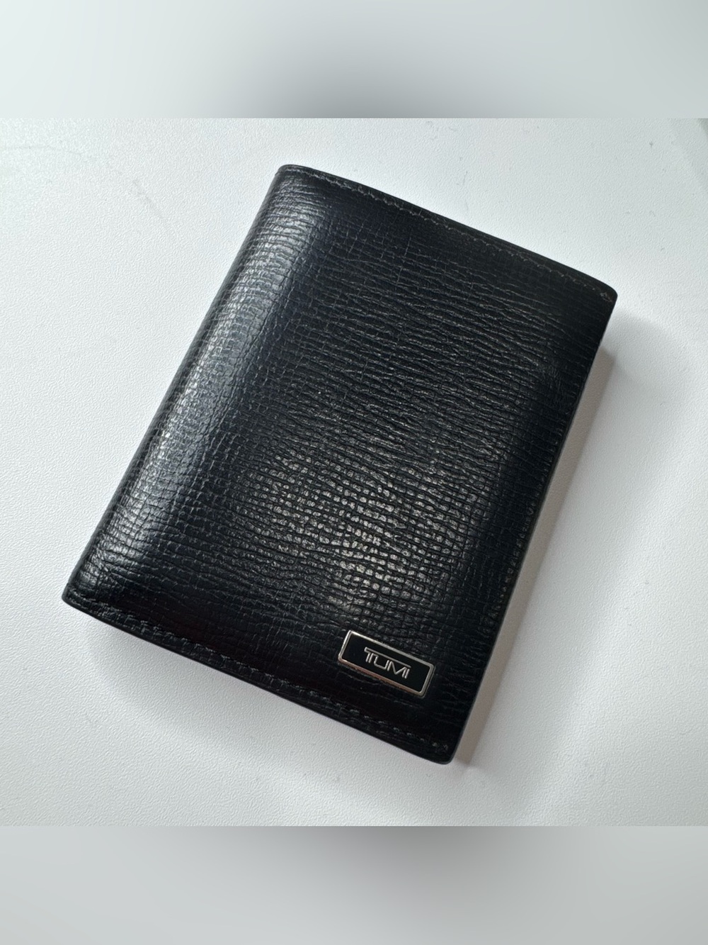 Tumi Black Leather Bi-fold Travel Wallet Security Technology 2x3”